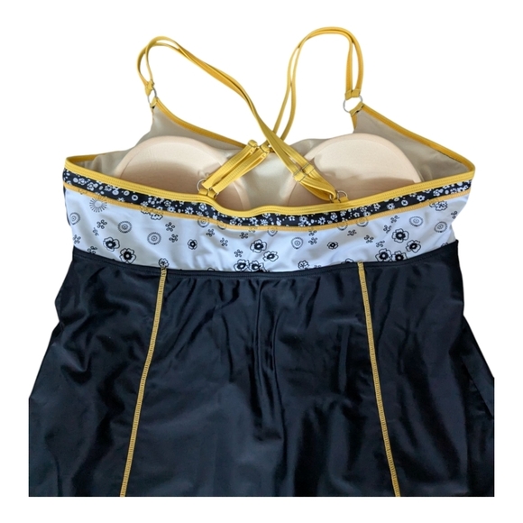 Île Moorea One Piece Swimsuit Crossiver Adjustable Straps - Picture 6 of 11